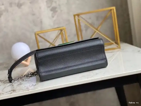 VUITTON LOUIS MM TWIST 0510